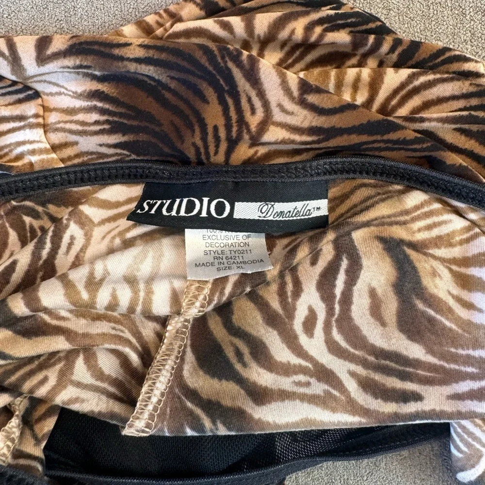 Vintage Studio Donatella Tiger Print Nightie - Picture 7 of 7